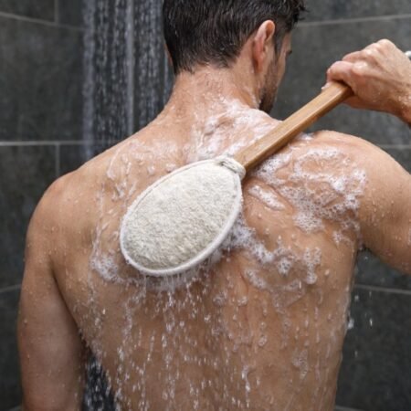 Loofah Back Scrubber With Teak Wood Handle - Image 5